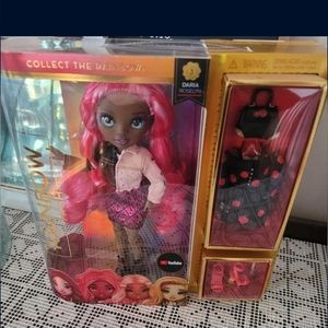 MGA Entertainment Rainbow High Series 3 Daria Roselyn Pink Hair Fashion Doll